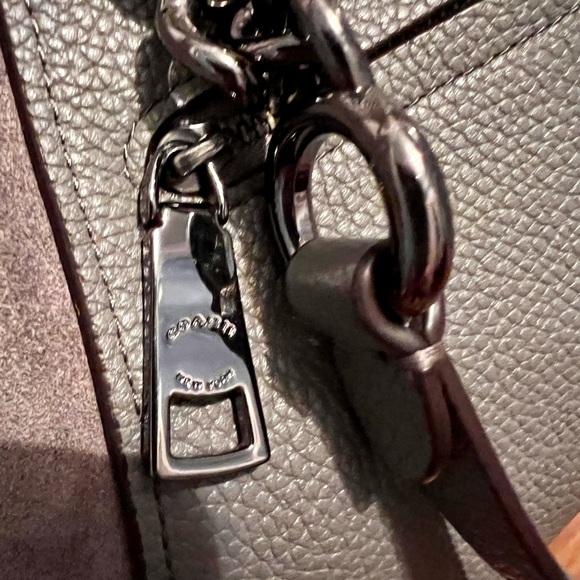 Beautiful Coach Bag in Very Good Condition, Gray Leather & Suede, Preowned - Picture 11 of 13